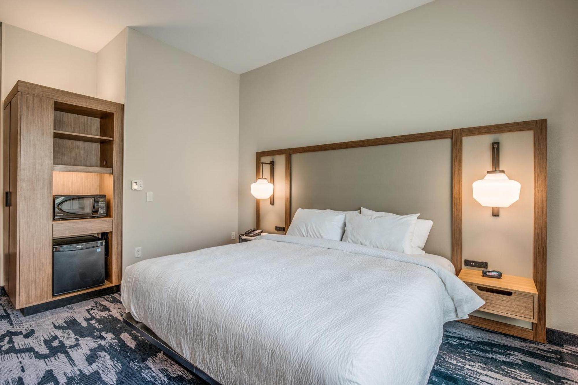 Holiday Inn Express & Suites Platteville By Ihg Exterior photo