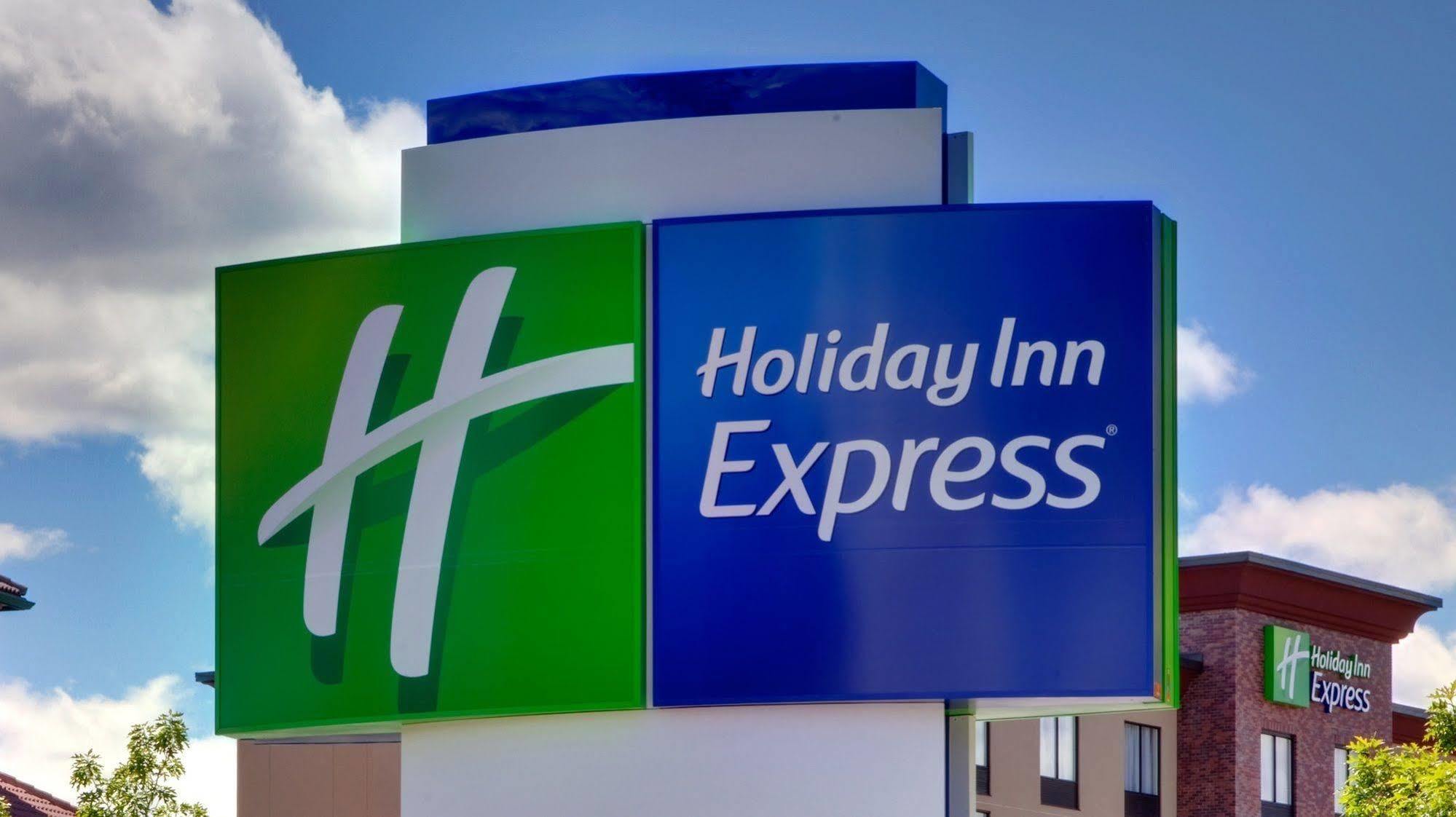 Holiday Inn Express & Suites Platteville By Ihg Exterior photo