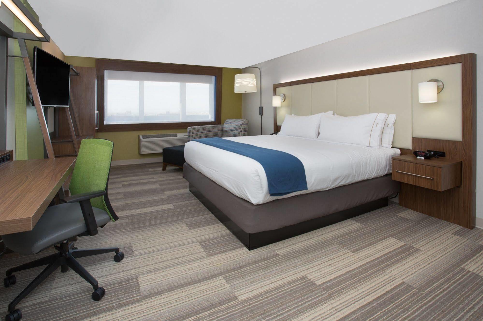 Holiday Inn Express & Suites Platteville By Ihg Exterior photo
