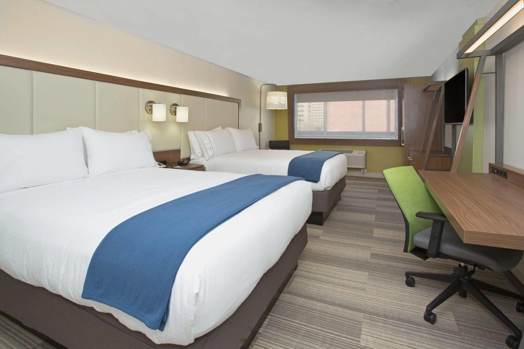 Holiday Inn Express & Suites Platteville By Ihg Exterior photo