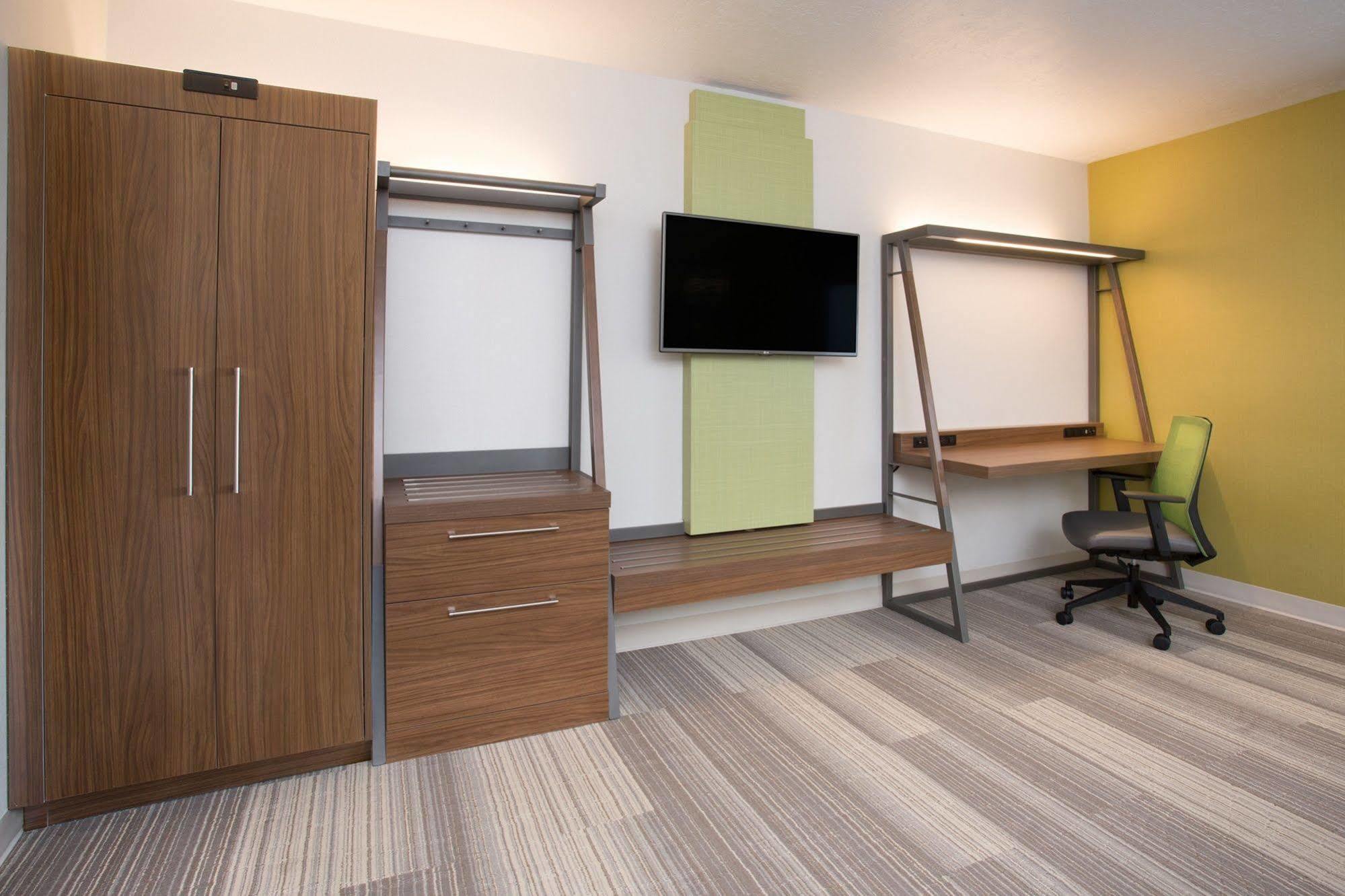 Holiday Inn Express & Suites Platteville By Ihg Exterior photo