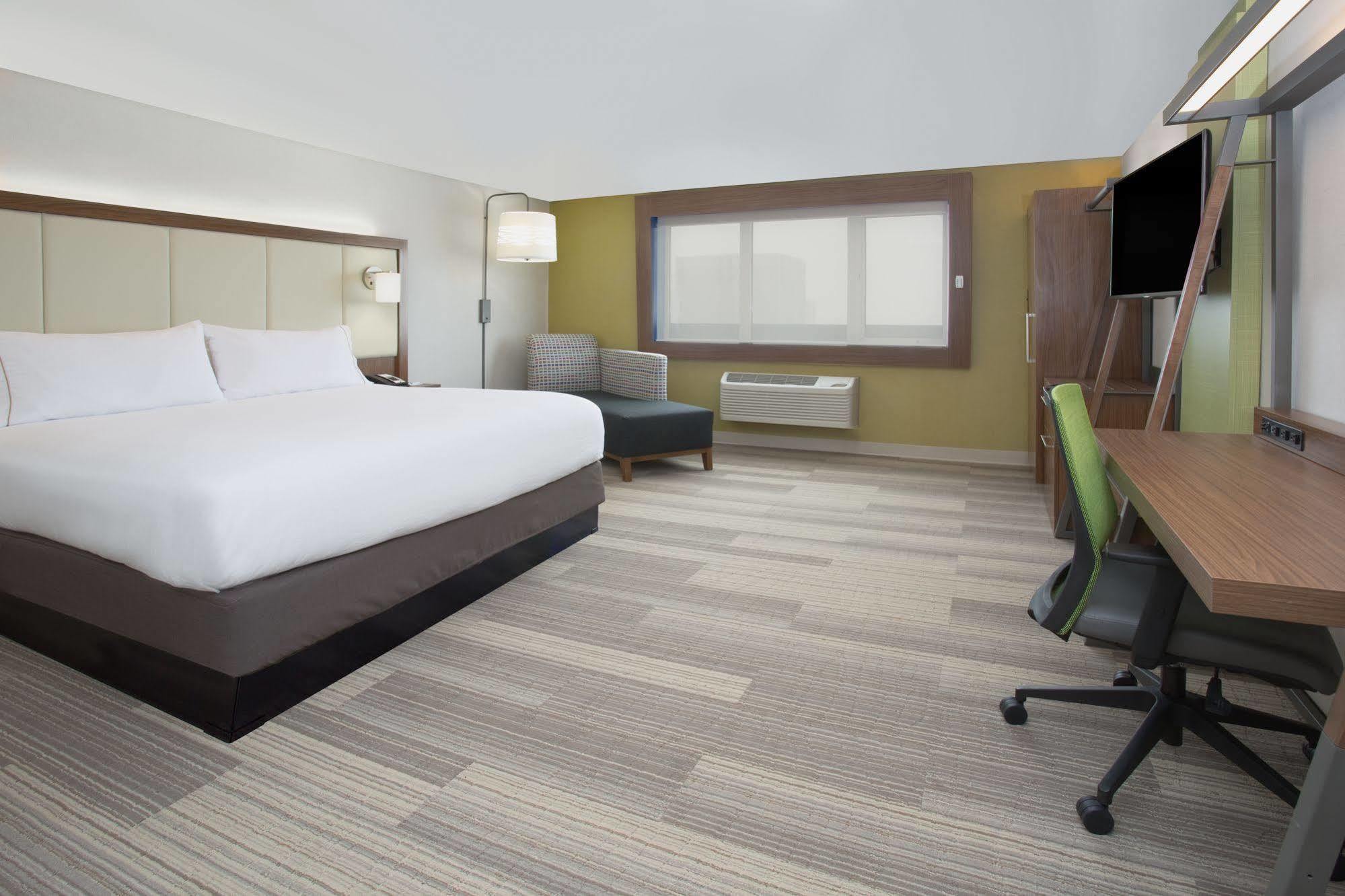 Holiday Inn Express & Suites Platteville By Ihg Exterior photo